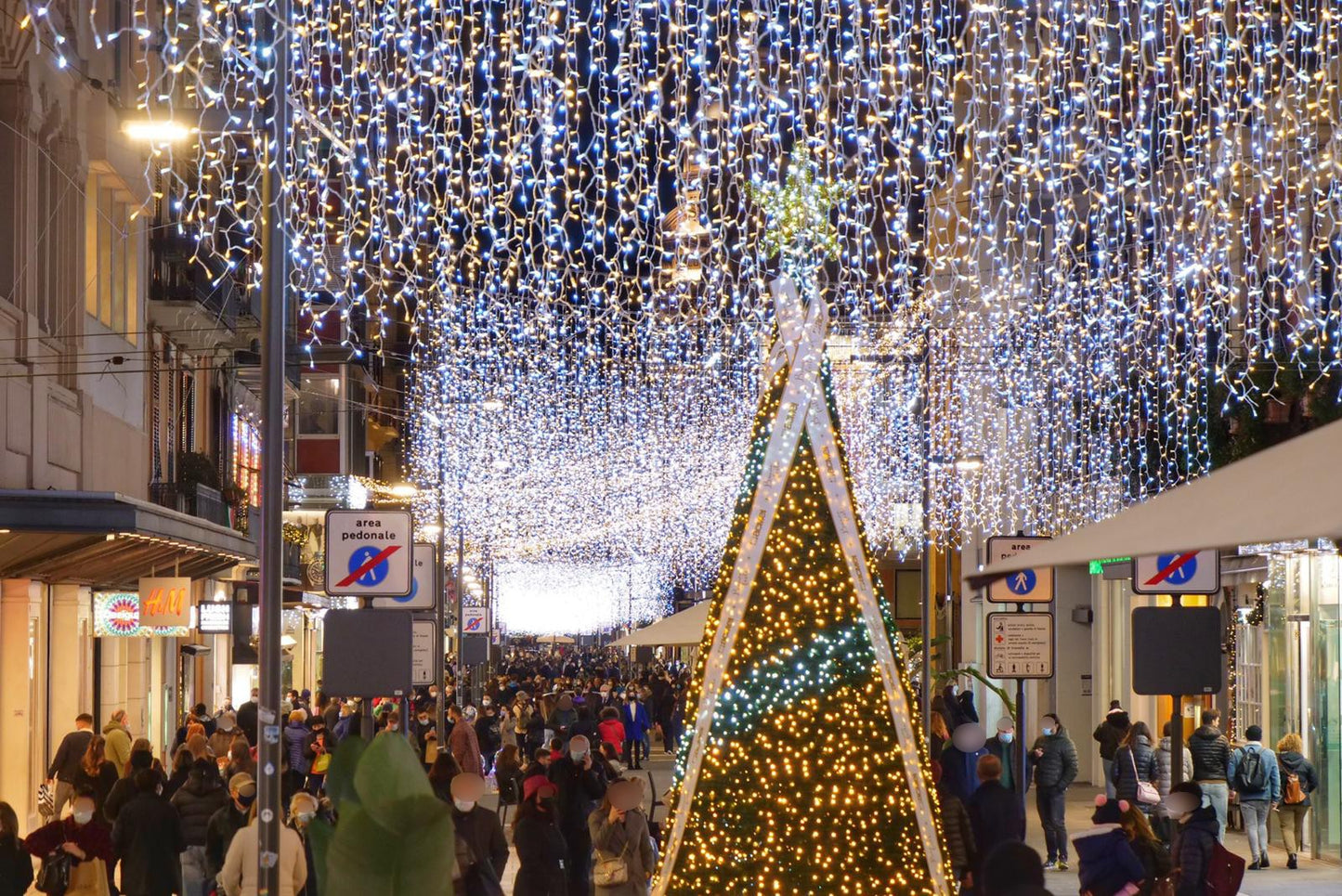 MERCATINI DI NATALE AD ALBEROBELLO, LOCOROTONDO E MATERA (Dicembre)